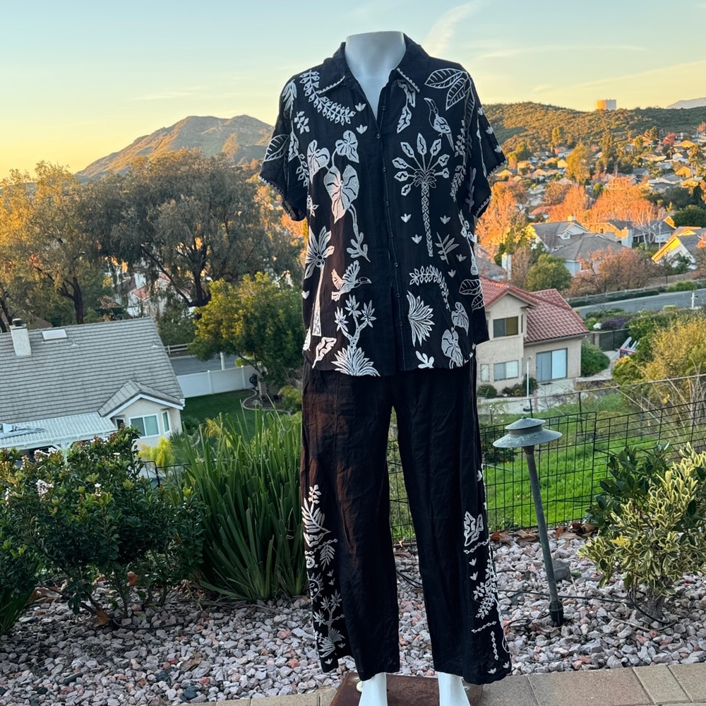 Johnny Was Luciana Dolman shirt & pants black & white embroidery 100% cotton